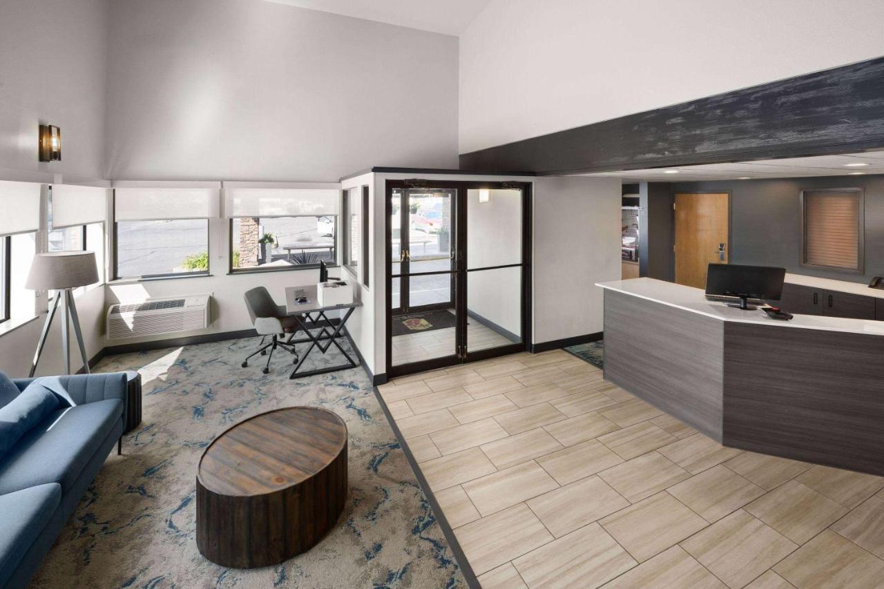 | Super 8 by Wyndham Columbus