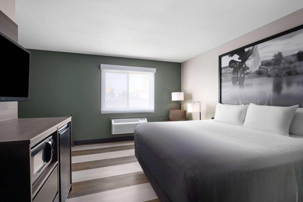 | Super 8 by Wyndham Columbus