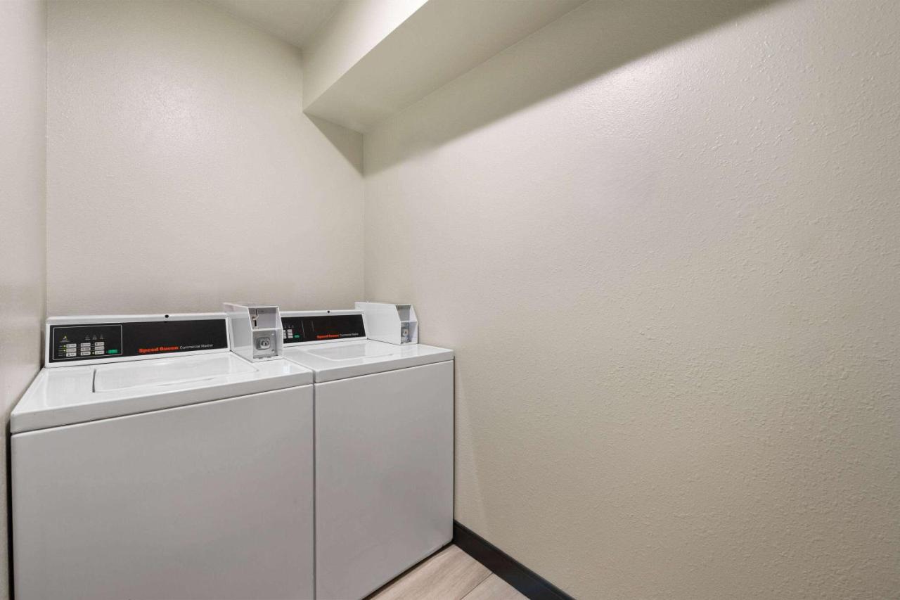 | Super 8 by Wyndham Columbus
