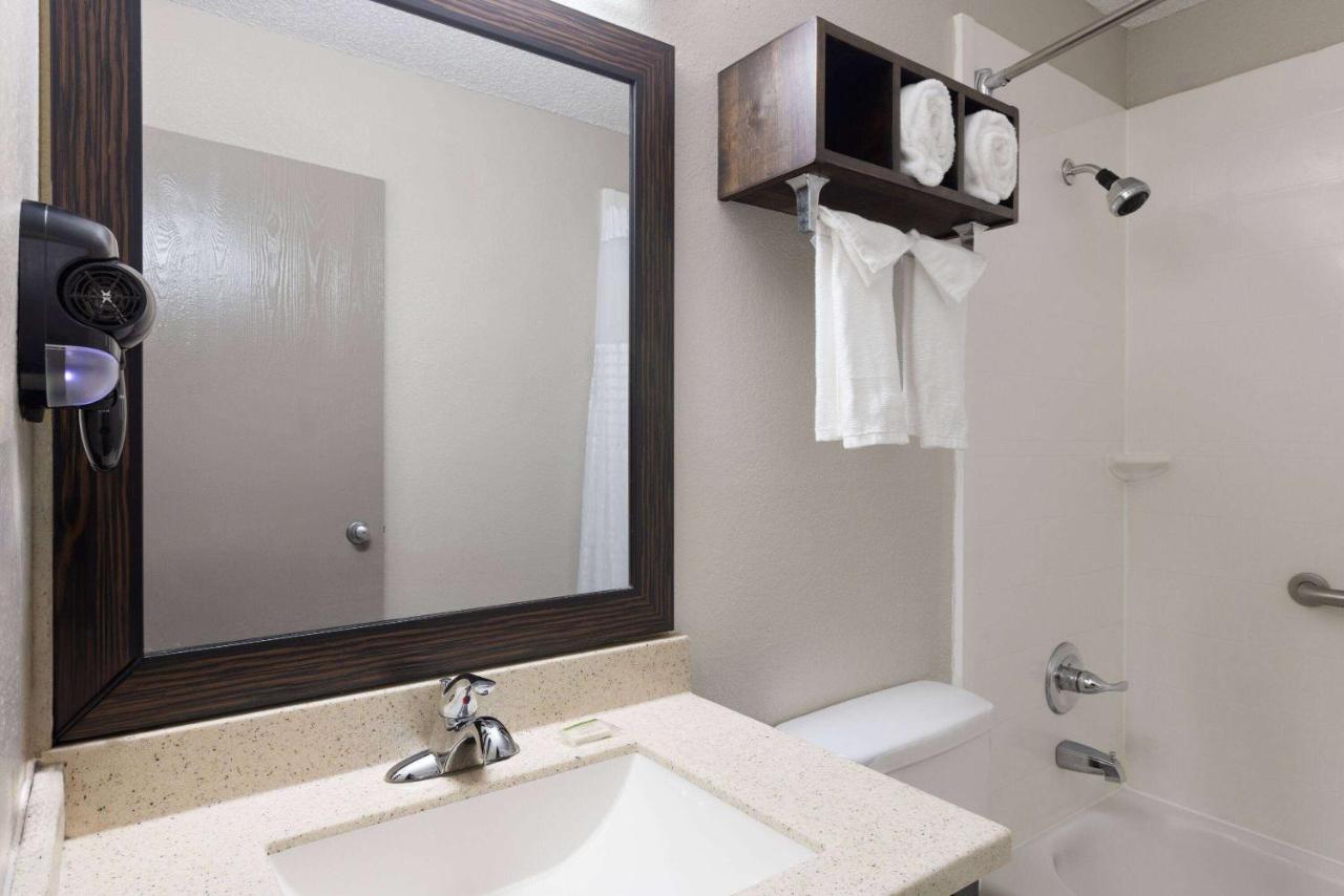  | Days Inn by Wyndham Miami