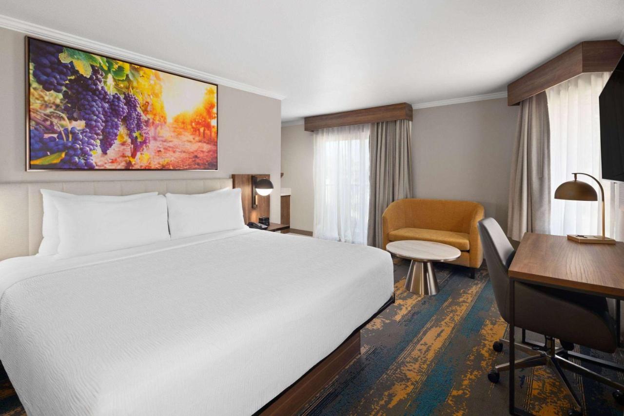 King Studio Suite - Non-Smoking at La Quinta Inn & Suites by Wyndham Yakima Downtown
