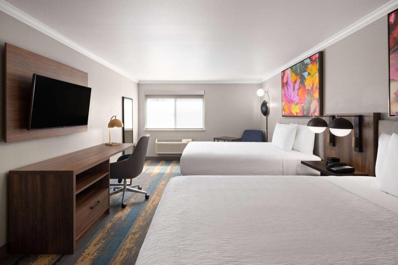 Queen Room with Two Queen Beds - Non-Smoking at La Quinta Inn & Suites by Wyndham Yakima Downtown