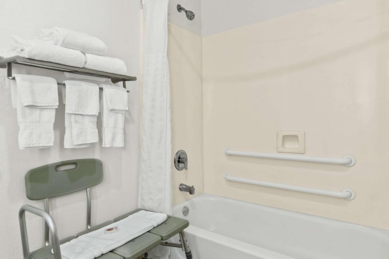 Standard King Room with Accessible Tub - Non-Smoking at Comfort Inn Schereville