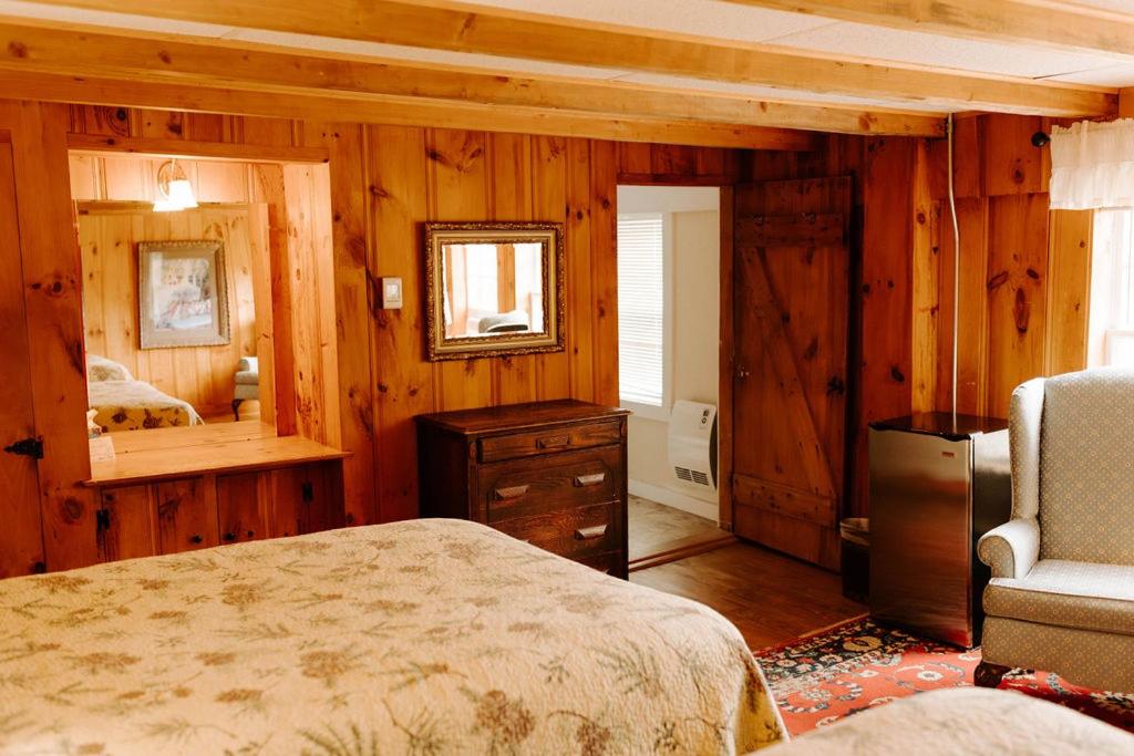 | Snowvillage Inn