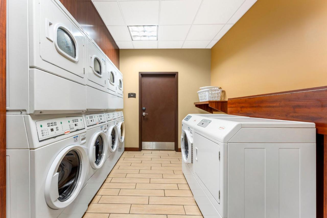 | Staybridge Suites - Pittsburgh-Cranberry Township, an IHG Hotel