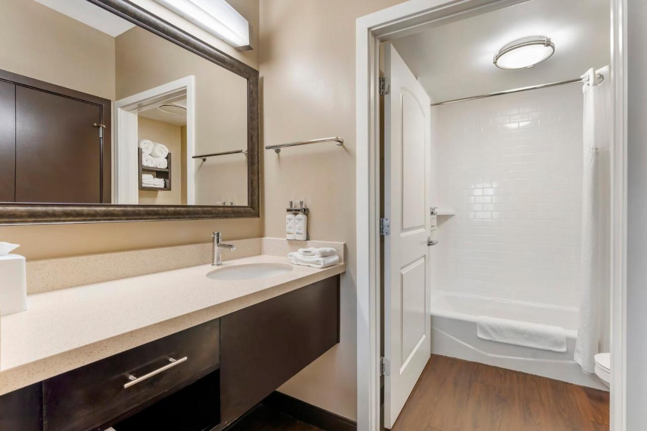 | Staybridge Suites - Pittsburgh-Cranberry Township, an IHG Hotel