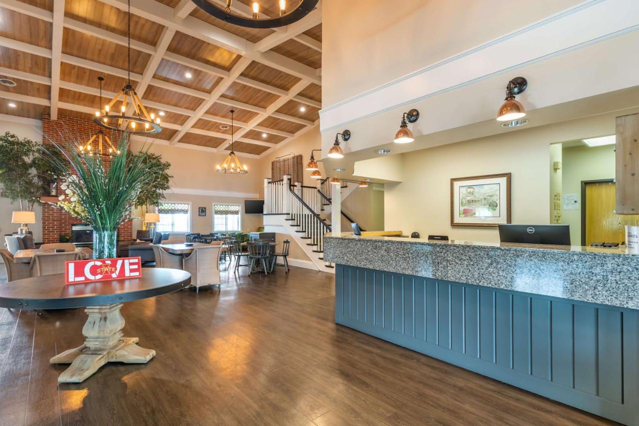 | Best Western Plus University Park Inn & Suites