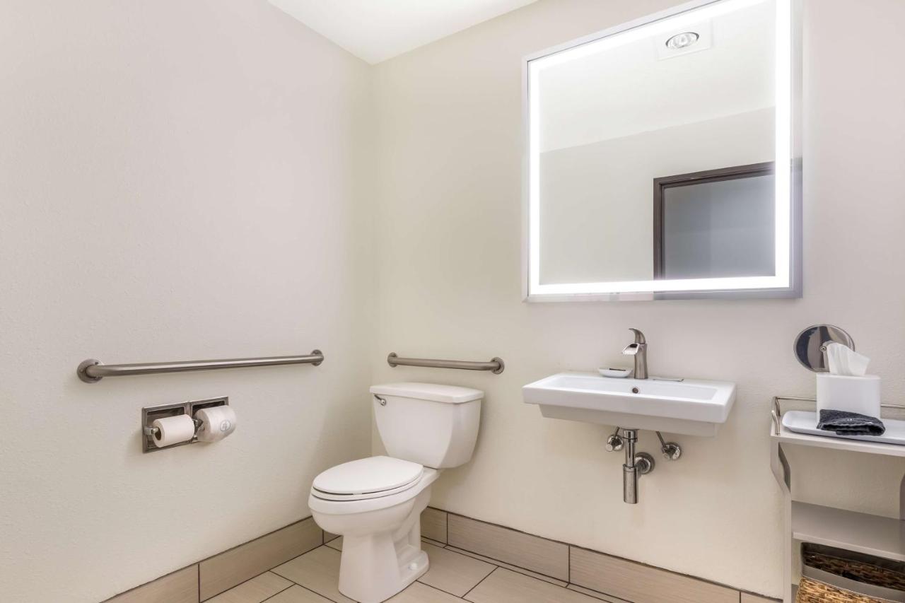 | Best Western Plus University Park Inn & Suites