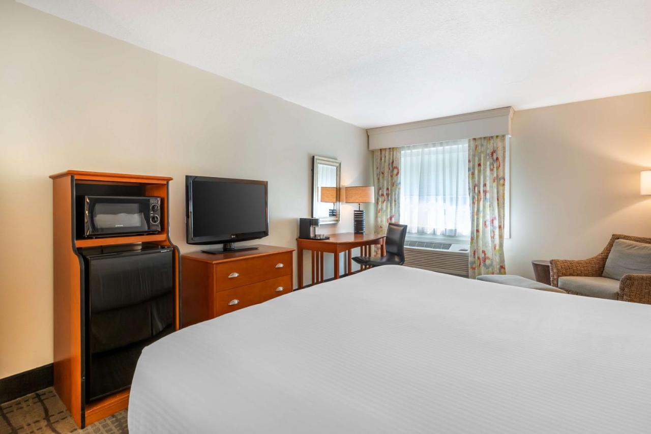 | Best Western Plus University Park Inn & Suites