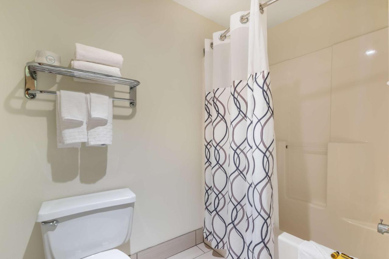 | Best Western Plus University Park Inn & Suites