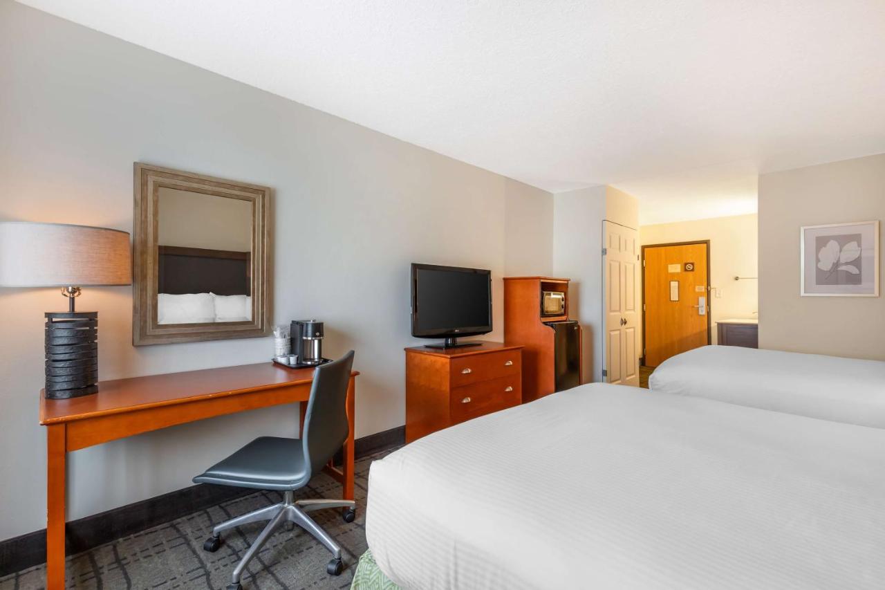 Queen Room with Two Queen Beds - Non-Smoking at Best Western Plus University Park Inn & Suites