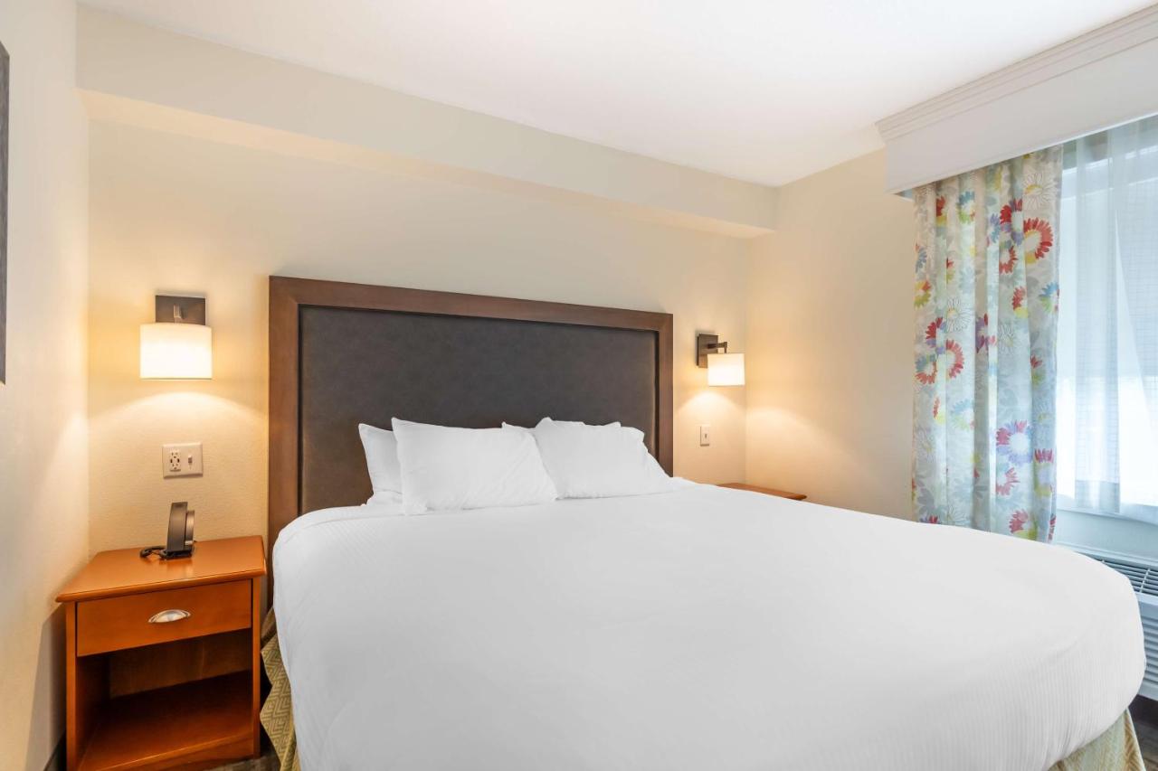 Executive King Suite - Non-Smoking at Best Western Plus University Park Inn & Suites