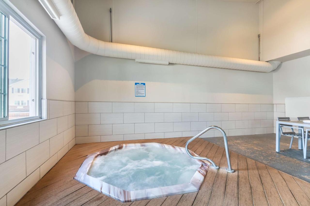 | Best Western Plus University Park Inn & Suites