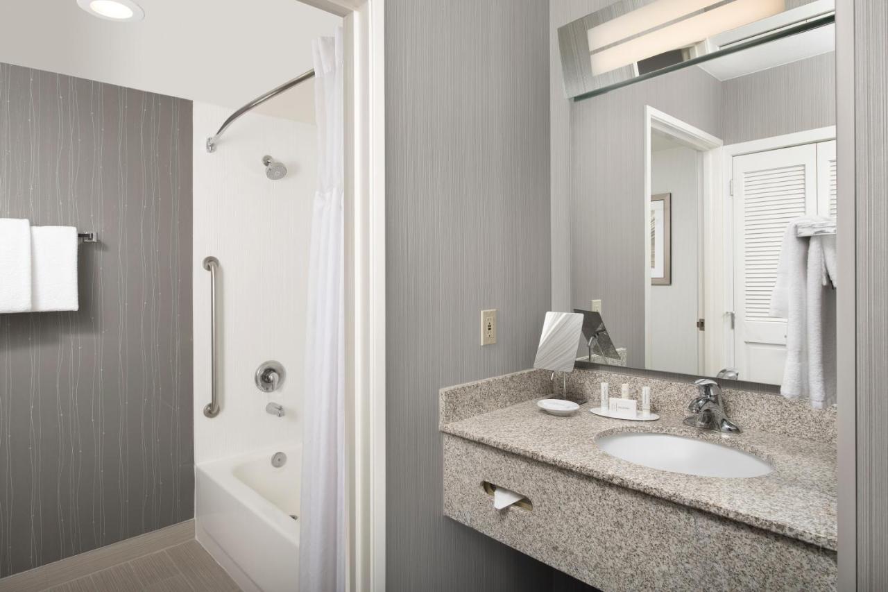 King Room with Sofa Bed at Courtyard By Marriott Portland Hillsboro