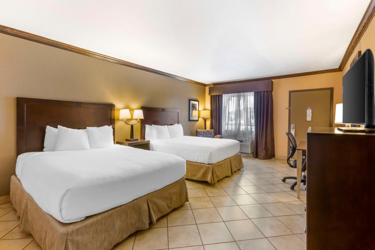 Room #51145413 at Best Western Plus Raton Hotel