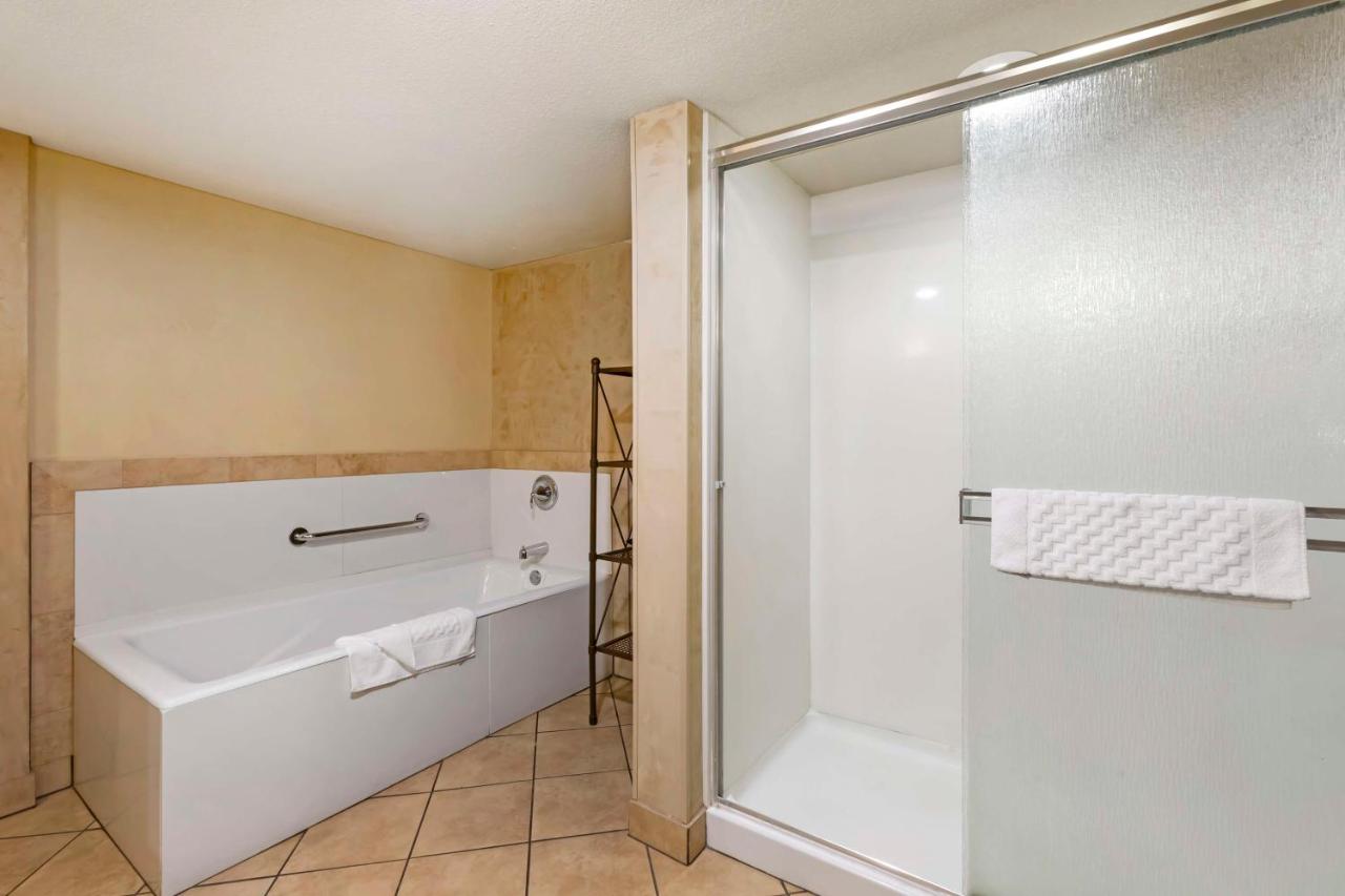 | Best Western Plus Raton Hotel