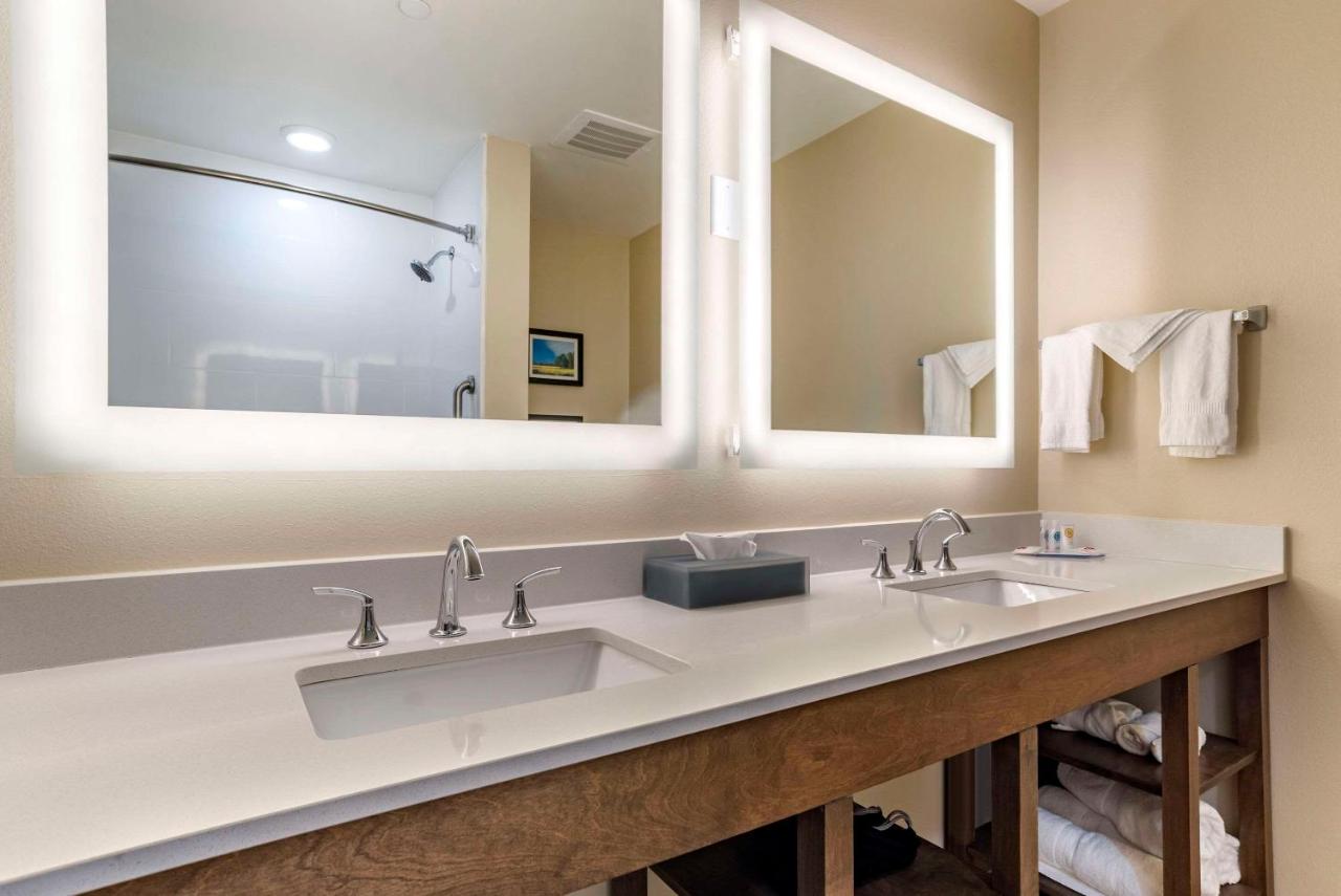 Queen Suite with Two Queen Beds and Sofa Bed - Non-Smoking at Comfort Inn & Suites Downtown near University