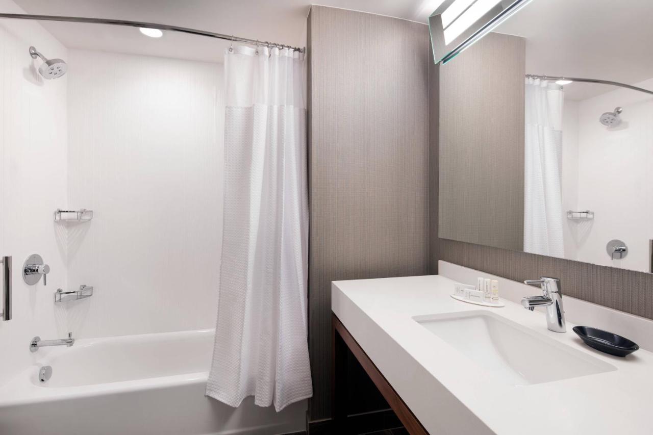 Larger Studio, 2 Queen at Courtyard by Marriott Pullman