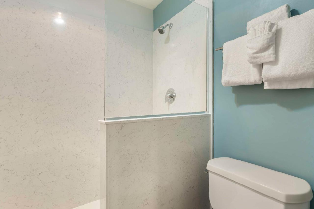 | Best Western Plus All Suites Inn