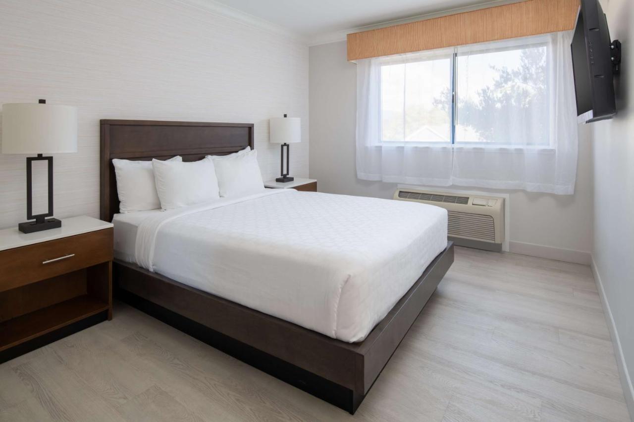 | Best Western Plus All Suites Inn