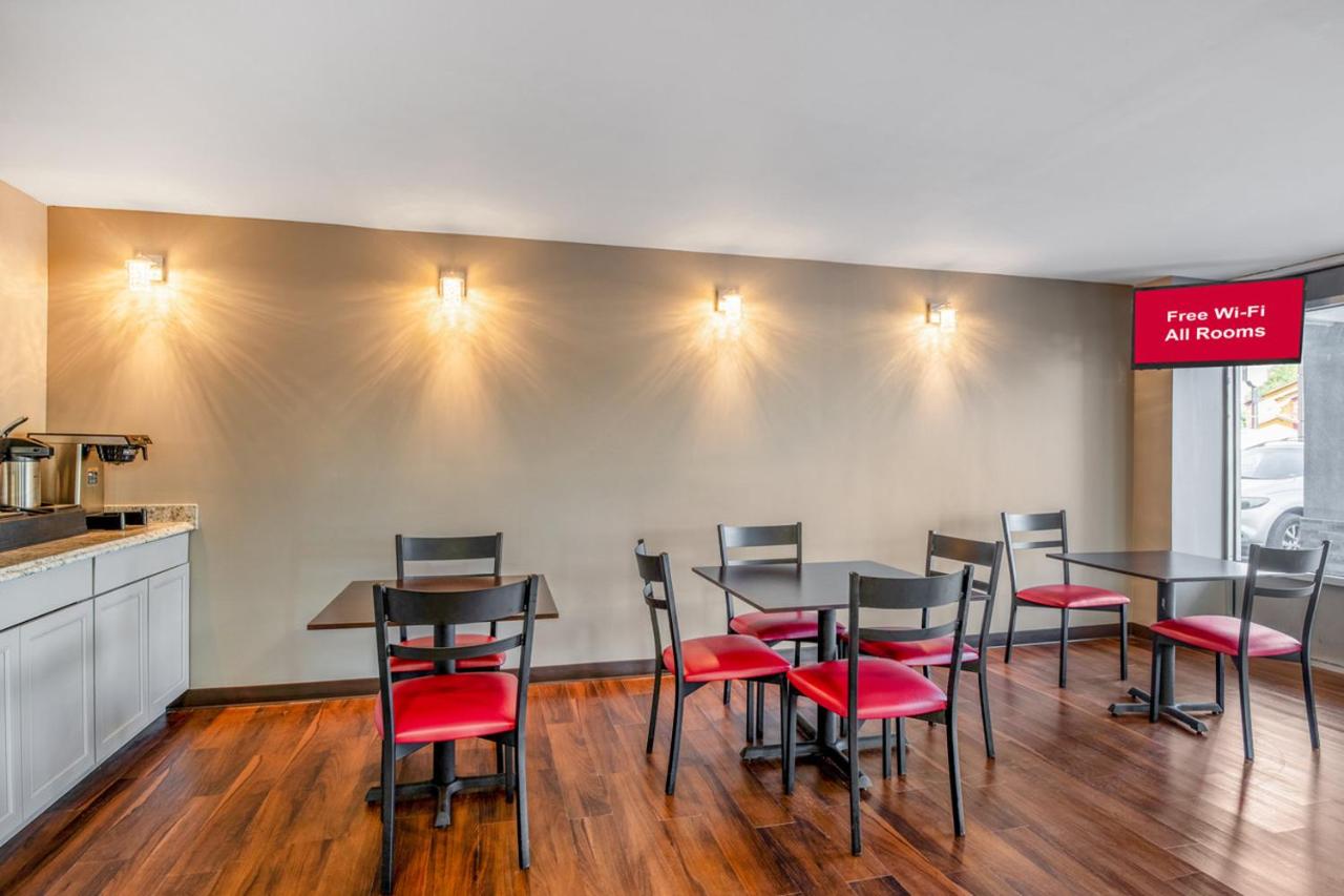 | Sandston Inn