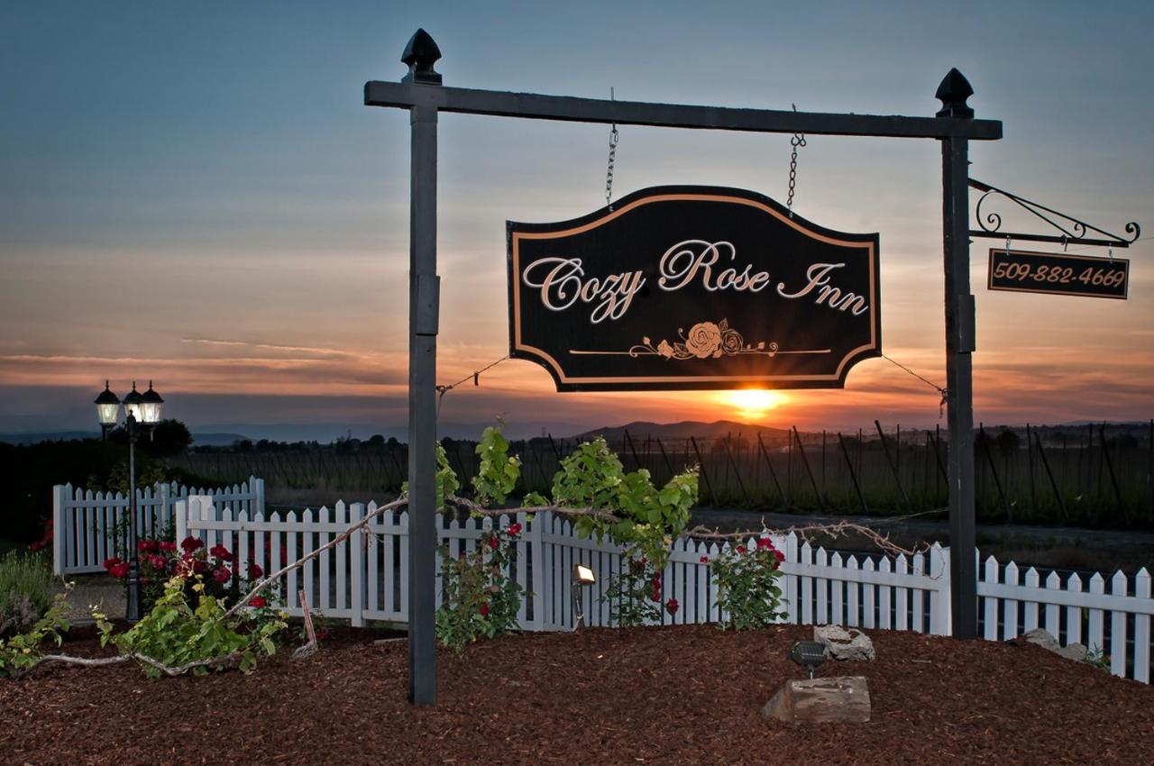| Cozy Rose Inn