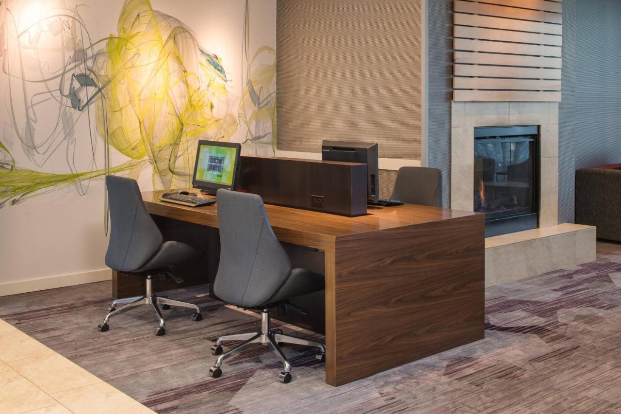 | Courtyard by Marriott Seattle Federal Way