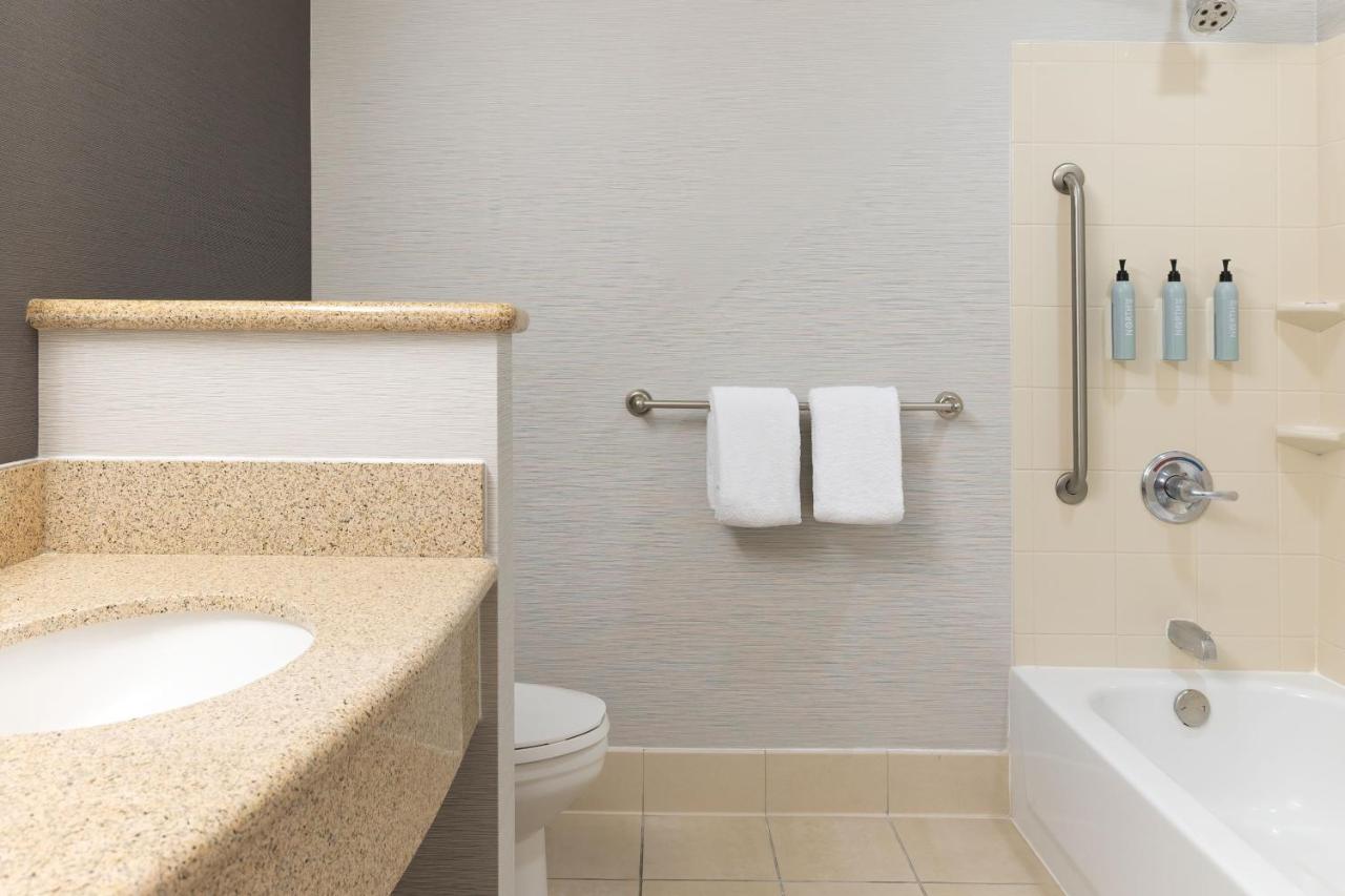 | Courtyard by Marriott Ontario Rancho Cucamonga