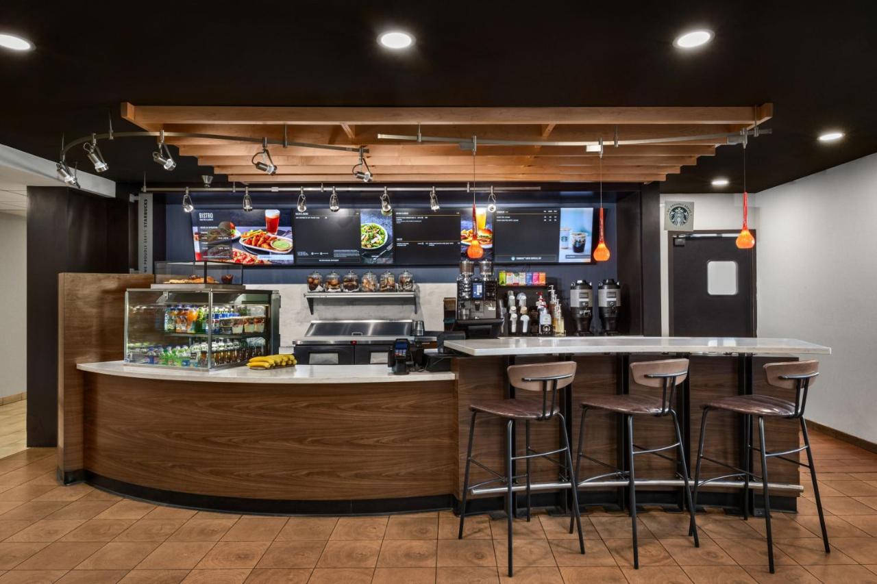 | Courtyard by Marriott Anchorage Airport