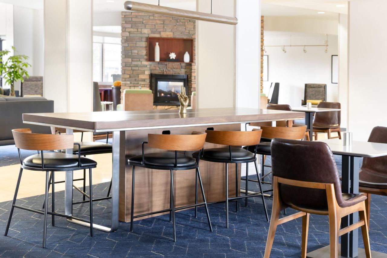 | Courtyard by Marriott Ontario Rancho Cucamonga