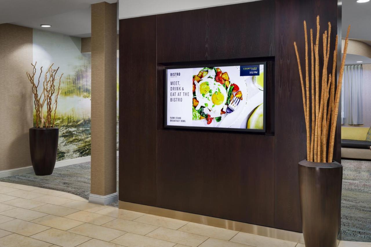 | Courtyard by Marriott Roseville Galleria Mall/Creekside Ridge Drive