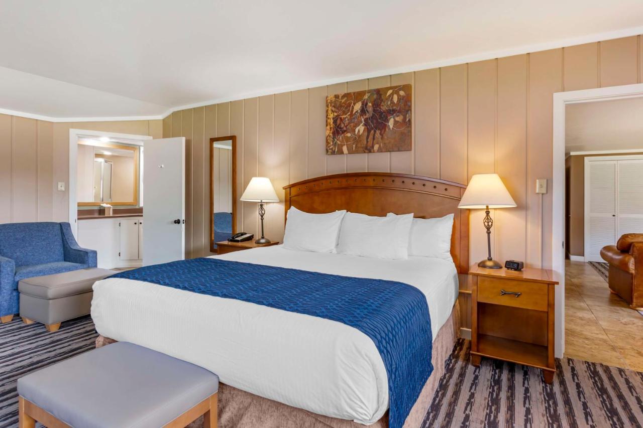 Three-Bedroom Suite at Best Western Sunset Inn