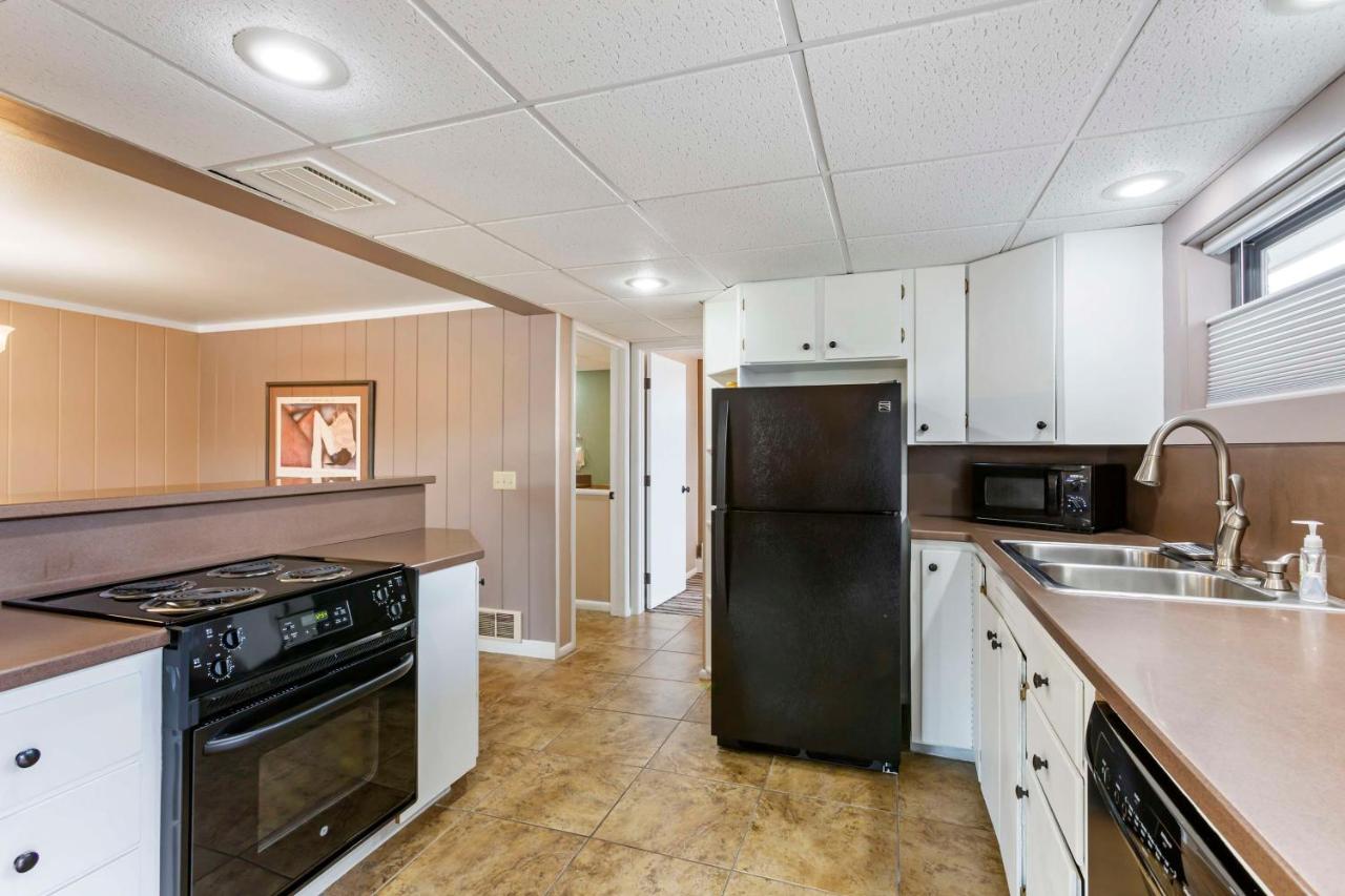 Three-Bedroom Suite at Best Western Sunset Inn