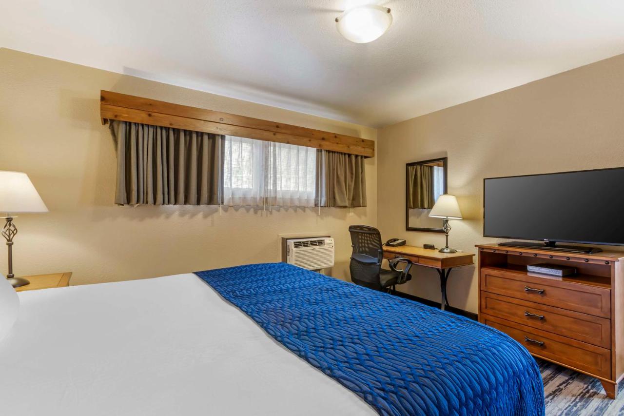 King Suite at Best Western Sunset Inn
