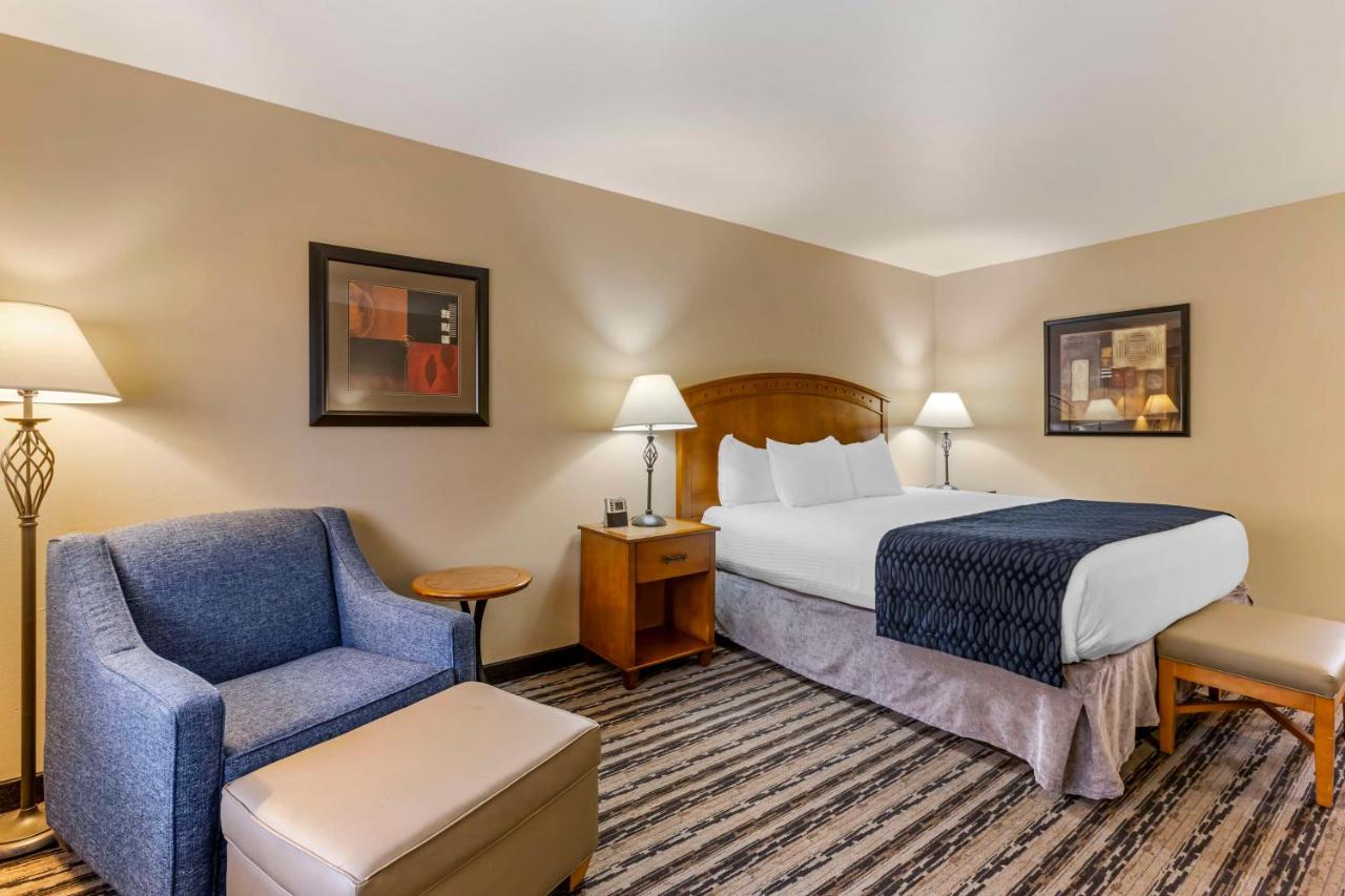 King Room at Best Western Sunset Inn