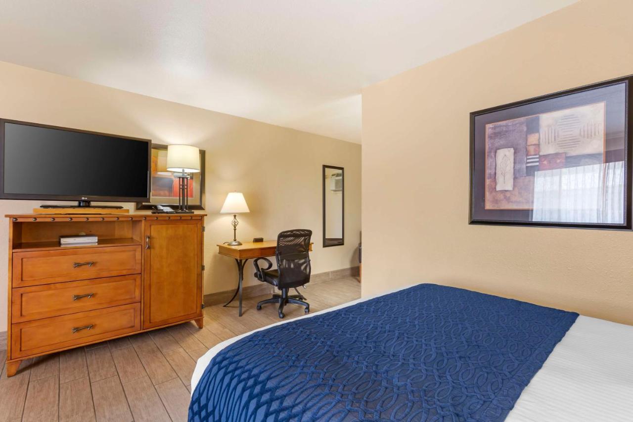 Queen Room with Two Queen Beds - Pet-Friendly/Non-Smoking at Best Western Sunset Inn