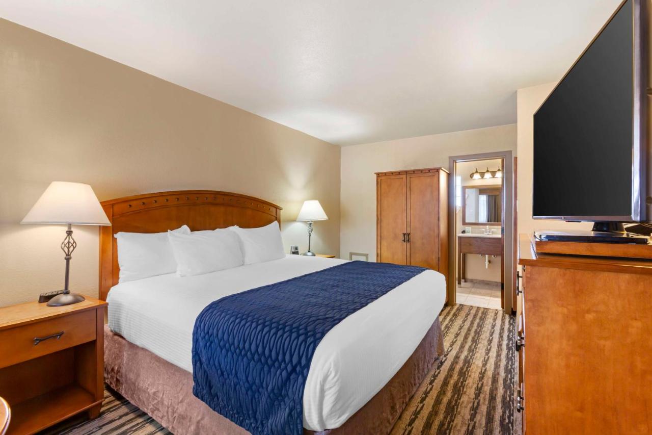 Small King Room at Best Western Sunset Inn