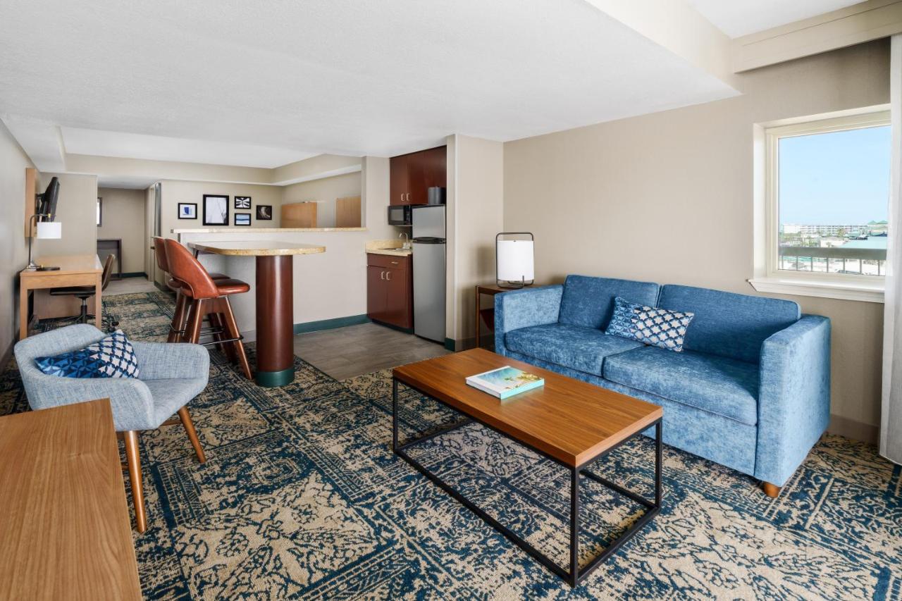 Suite, 2 Queen, Sofa bed, Beach view, Beach Tower, Balcony at Four Points by Sheraton Destin-Fort Walton Beach