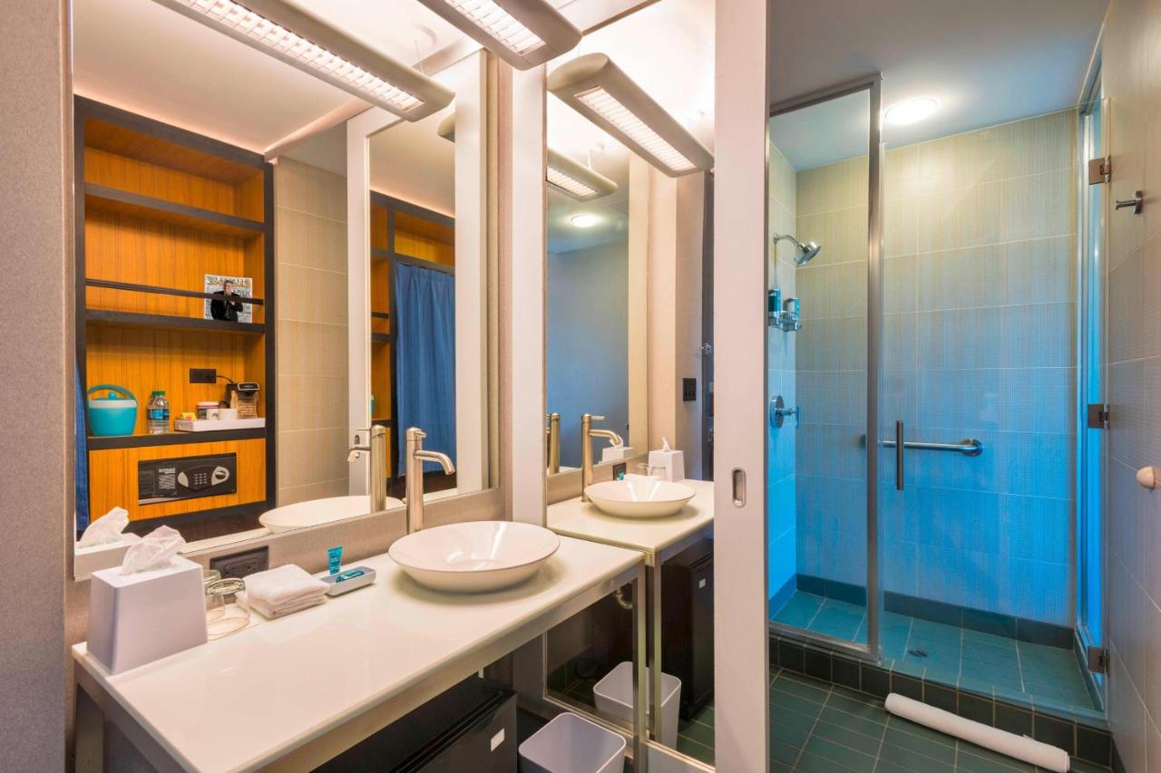 | Aloft Portland Airport Hotel at Cascade Station