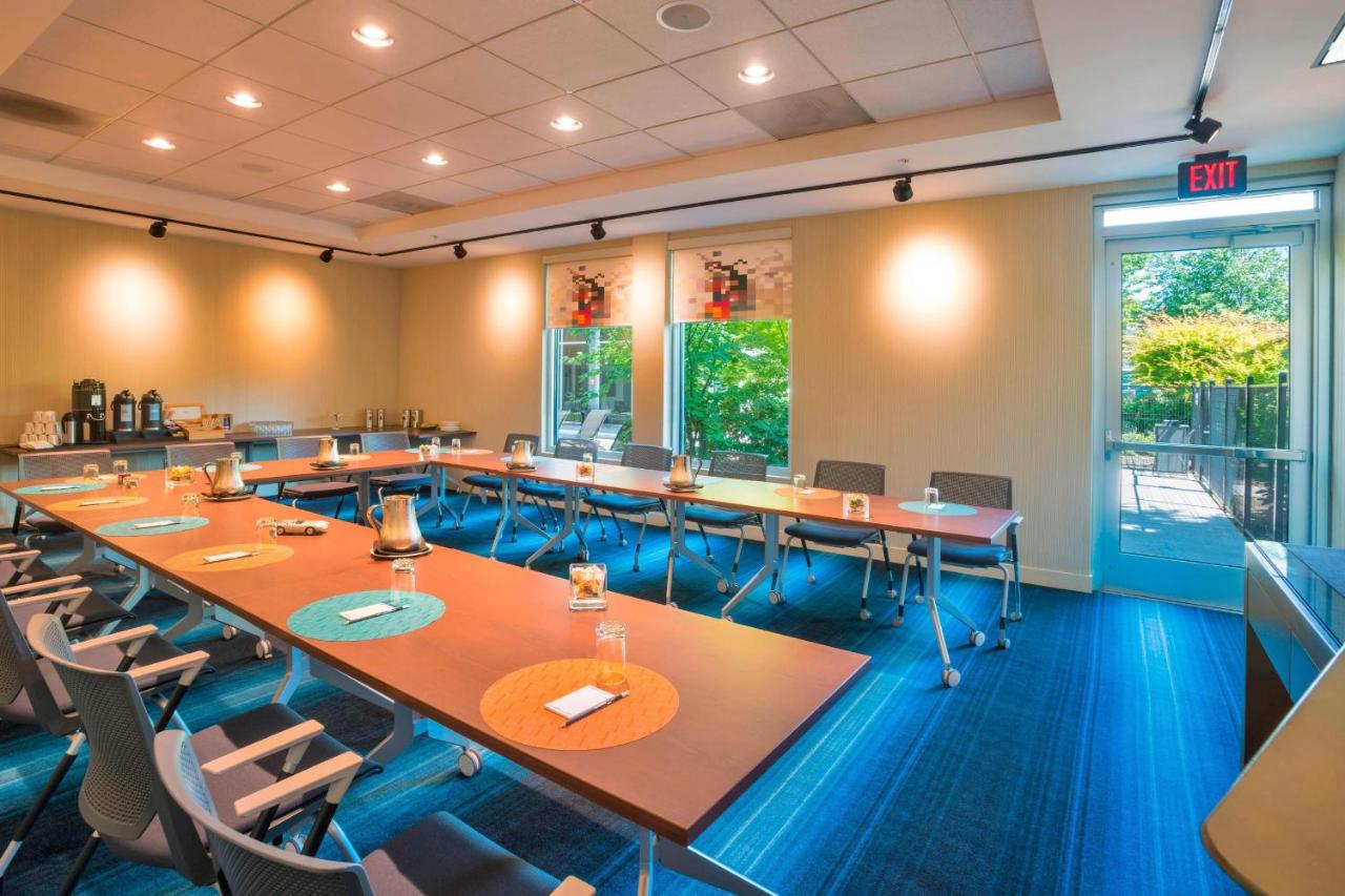 | Aloft Portland Airport Hotel at Cascade Station