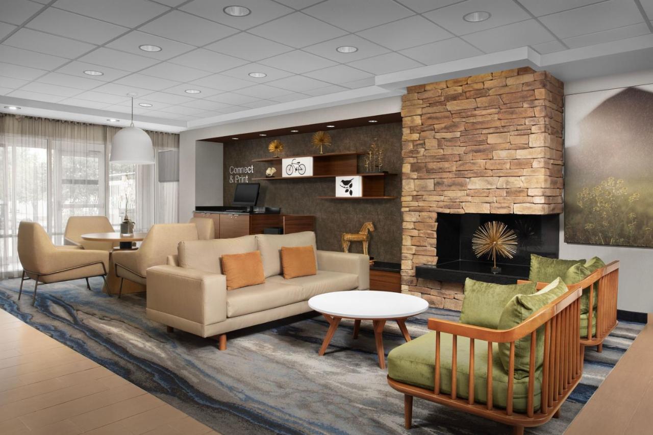 | Fairfield Inn & Suites Dulles Airport