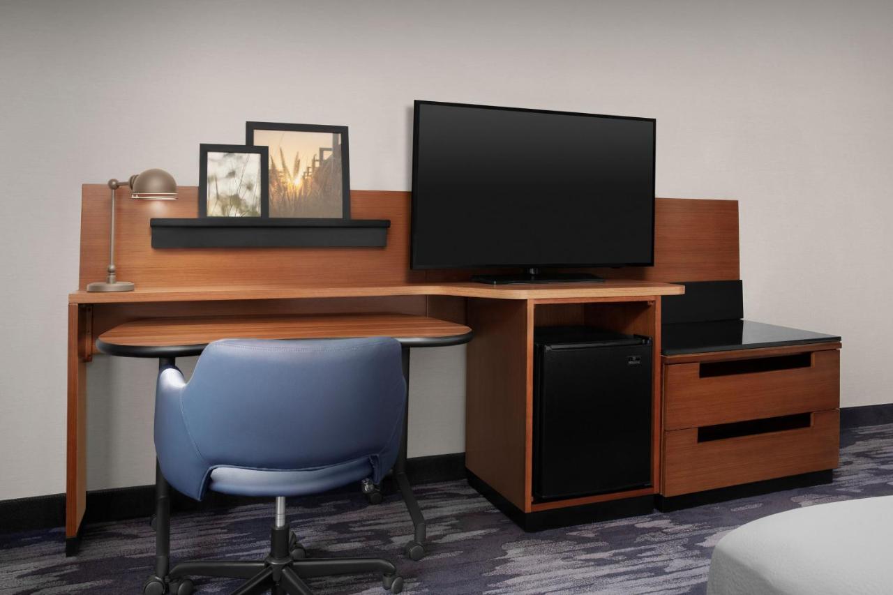 | Fairfield Inn & Suites Dulles Airport