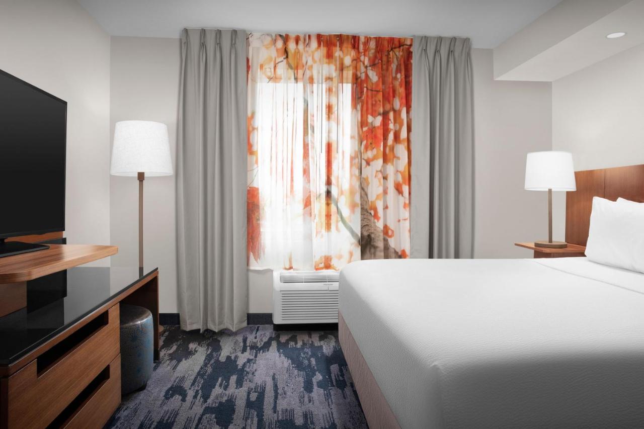 | Fairfield Inn & Suites Dulles Airport