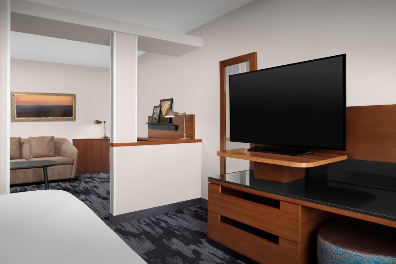 | Fairfield Inn & Suites Dulles Airport