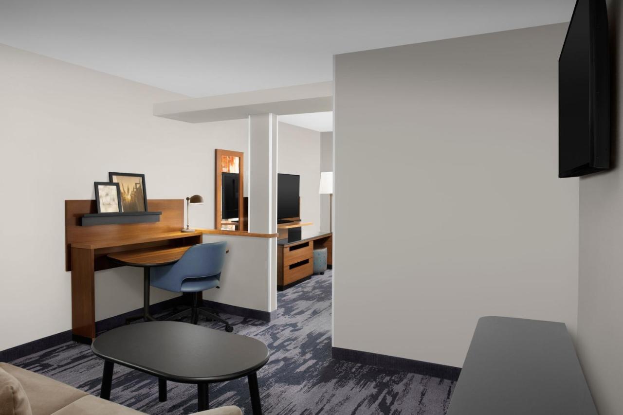 | Fairfield Inn & Suites Dulles Airport