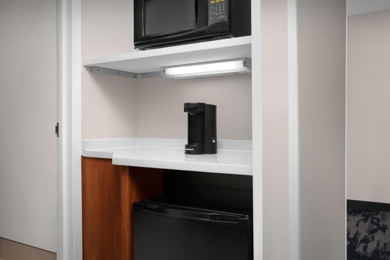 | Fairfield Inn & Suites Dulles Airport