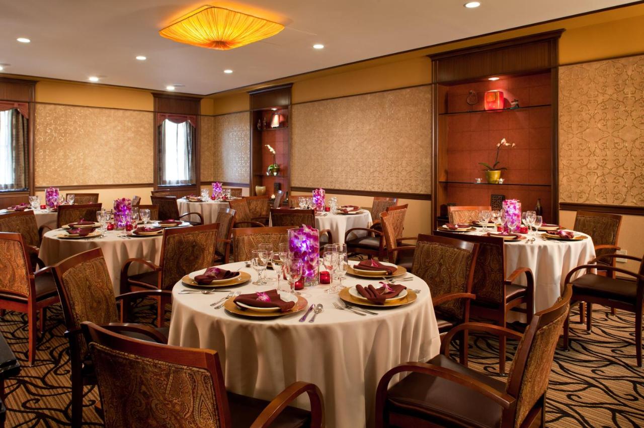 | Chestnut Hill Hotel