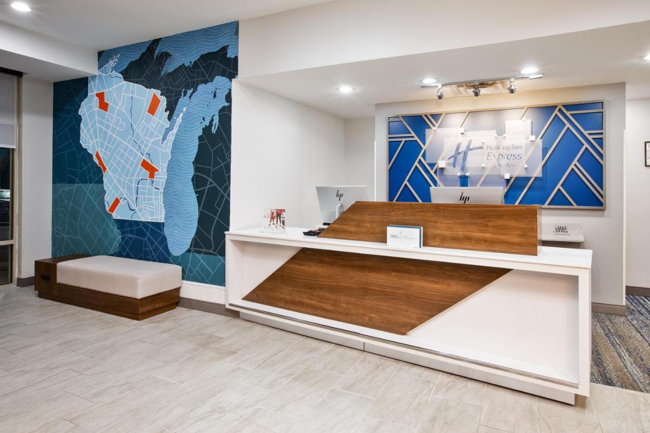 | Holiday Inn Express & Suites Milwaukee NW - Park Place, an IHG Hotel