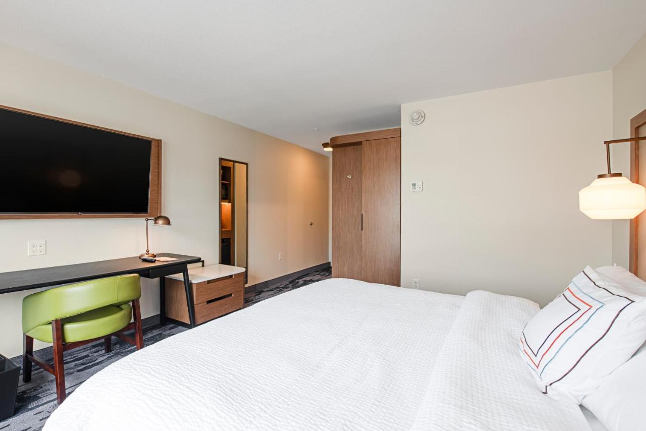 | Fairfield Inn & Suites by Marriott Duluth Waterfront
