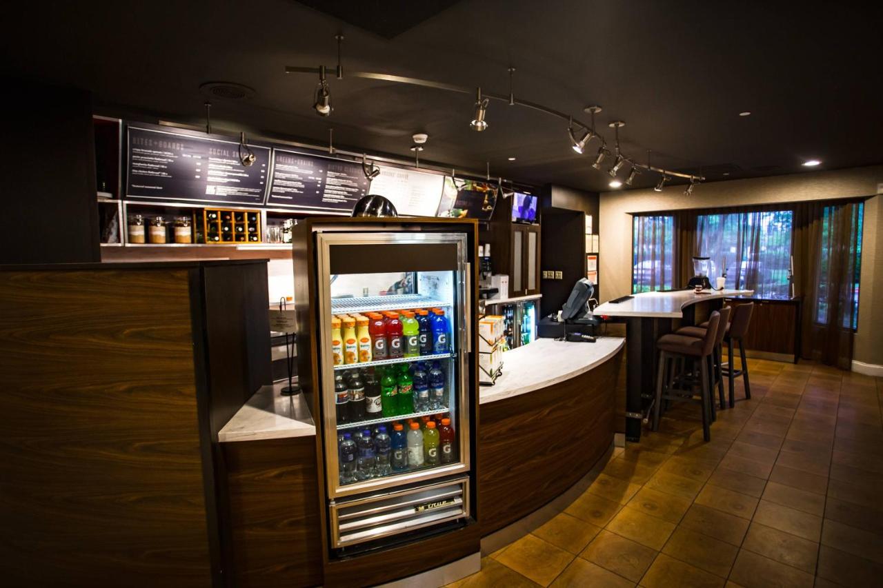 | Courtyard Memphis East/Bill Morris Parkway